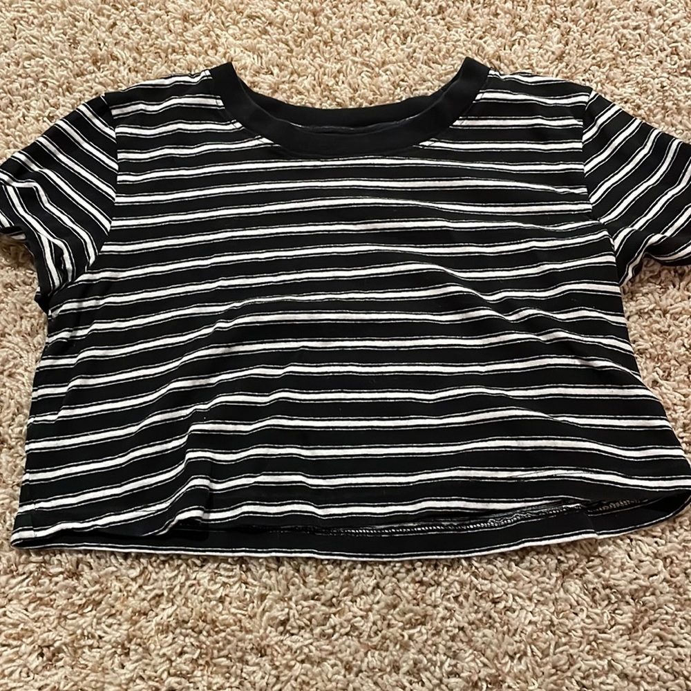 Urban outfitters crop T-shirt
